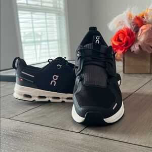 On Clouds - Youth Size 5